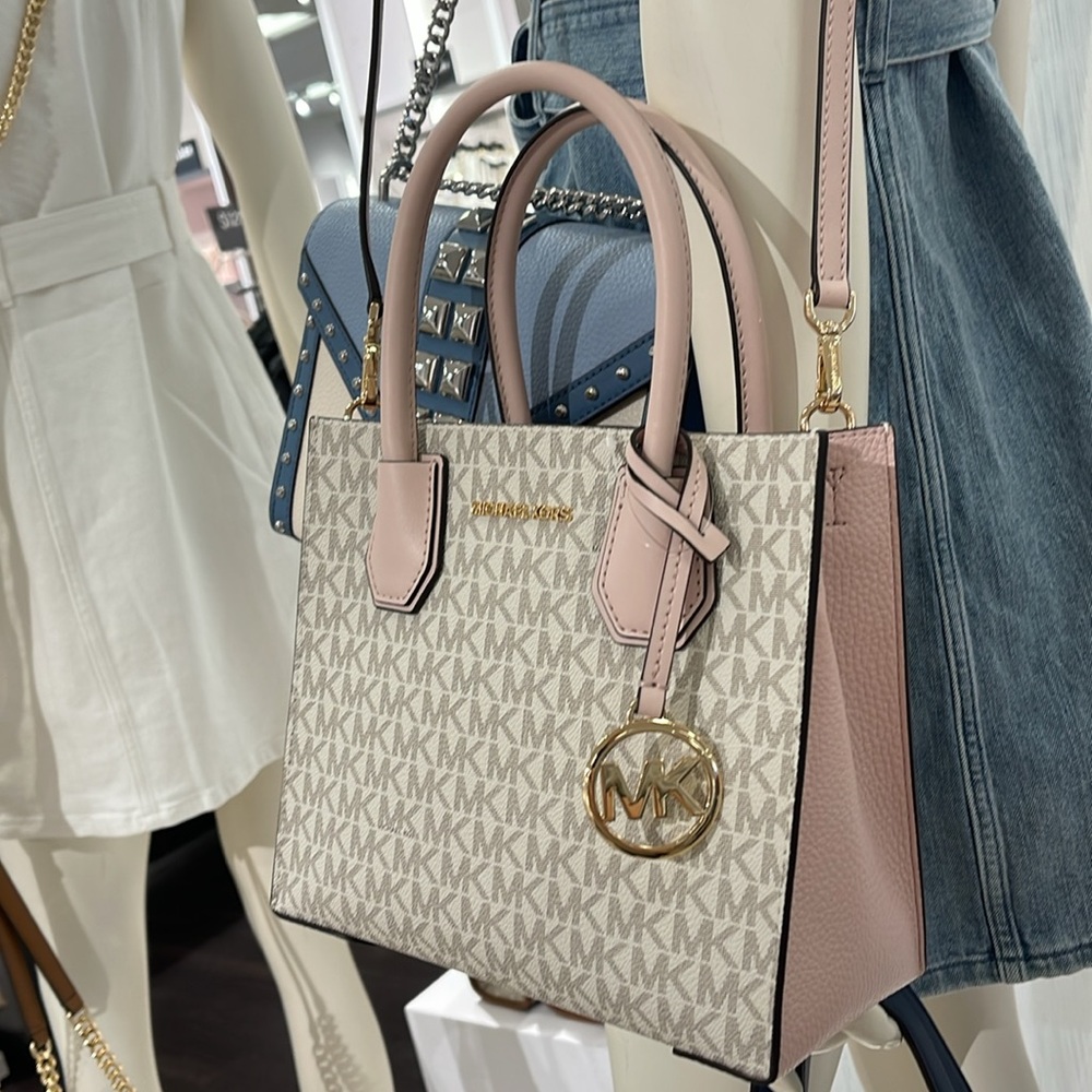 MICHAEL KORS
Mercer Medium Signature Logo Accordion Crossbody Messenger Satchel - Picture 15 of 16